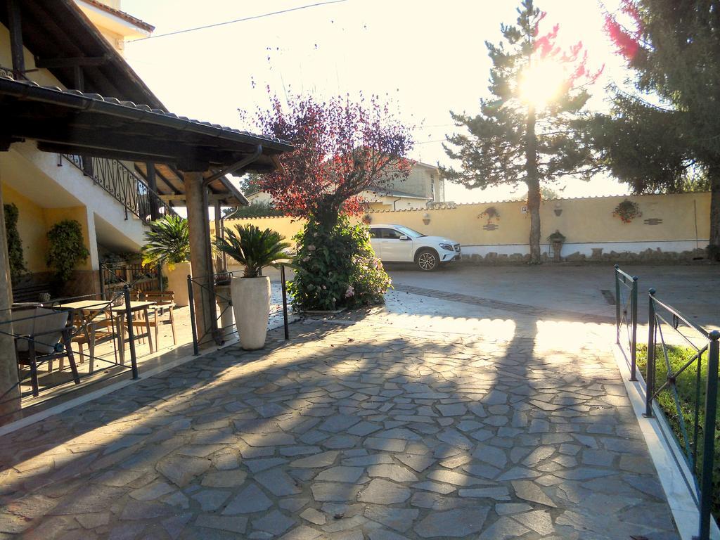Residenza Cerci Hotel Valmontone Buitenkant foto